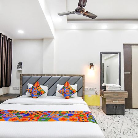 Fabexpress Sr Royale - Nr Sealdah Station Hotell Kolkata Eksteriør bilde