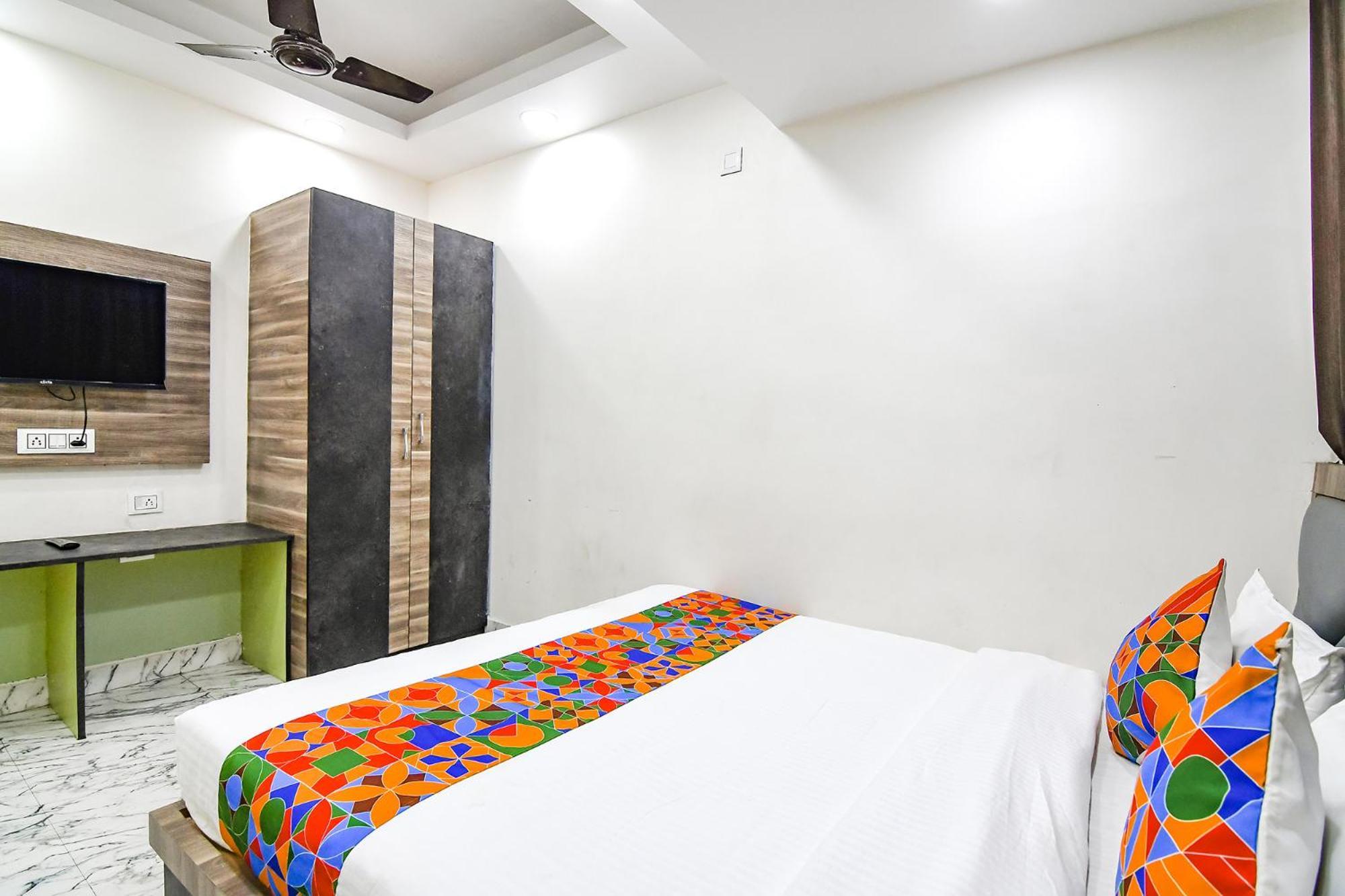 Fabexpress Sr Royale - Nr Sealdah Station Hotell Kolkata Eksteriør bilde