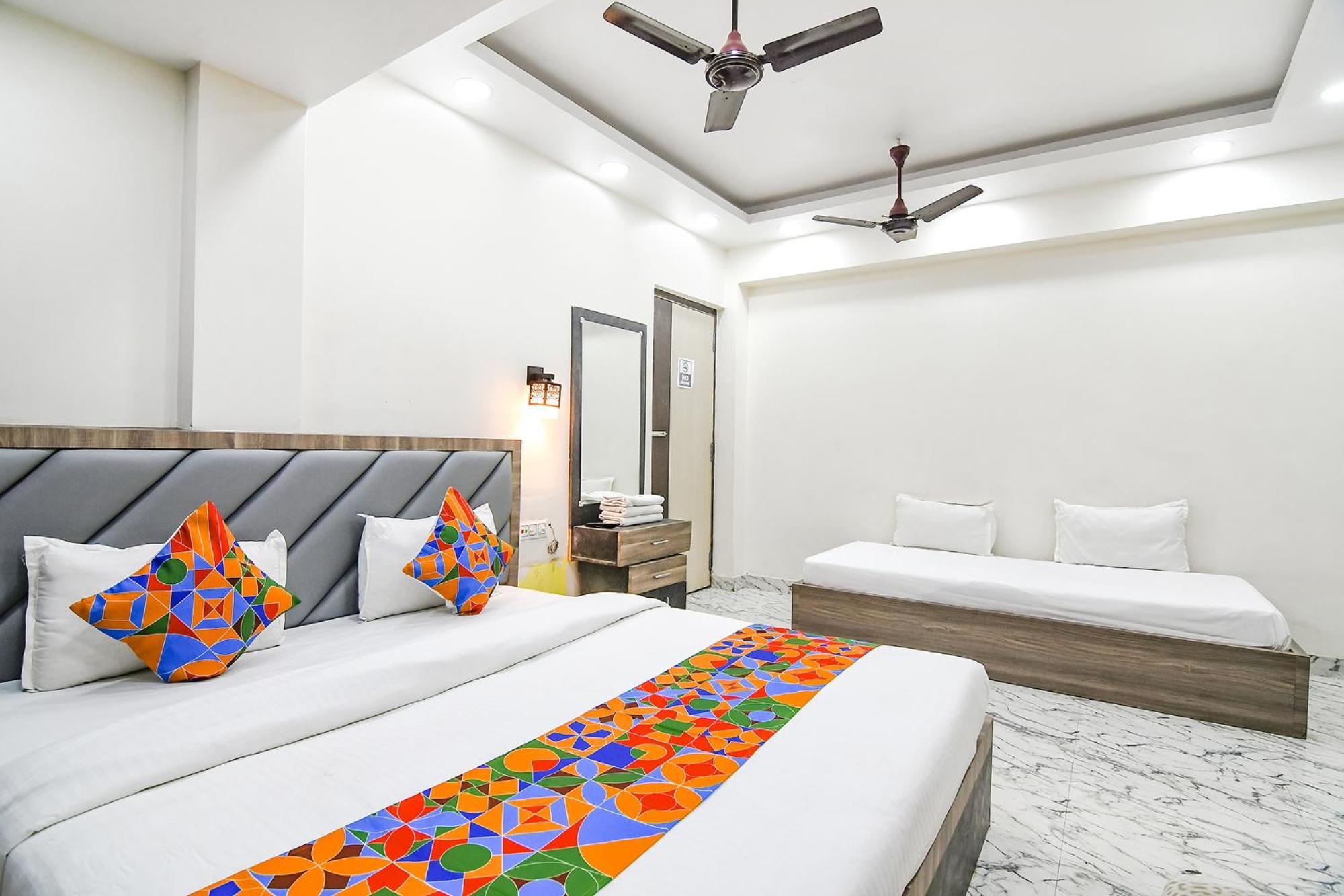 Fabexpress Sr Royale - Nr Sealdah Station Hotell Kolkata Eksteriør bilde