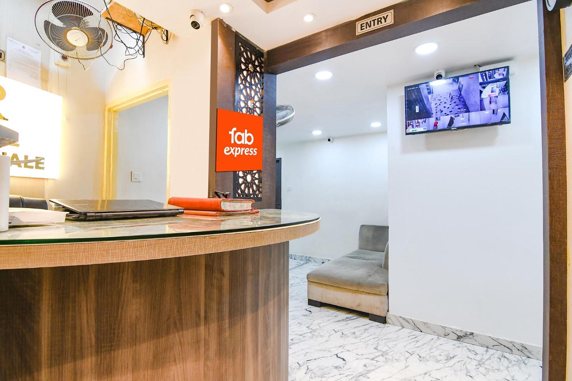 Fabexpress Sr Royale - Nr Sealdah Station Hotell Kolkata Eksteriør bilde