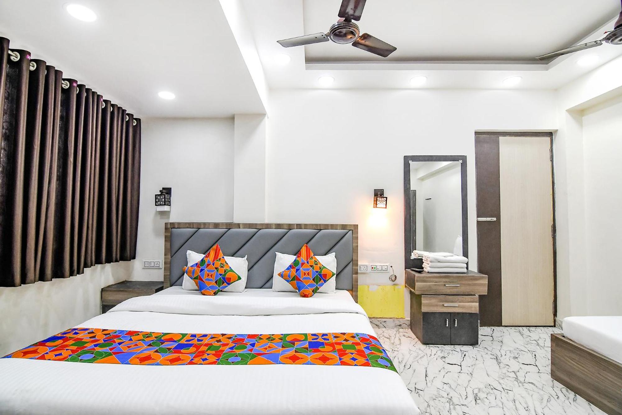 Fabexpress Sr Royale - Nr Sealdah Station Hotell Kolkata Eksteriør bilde